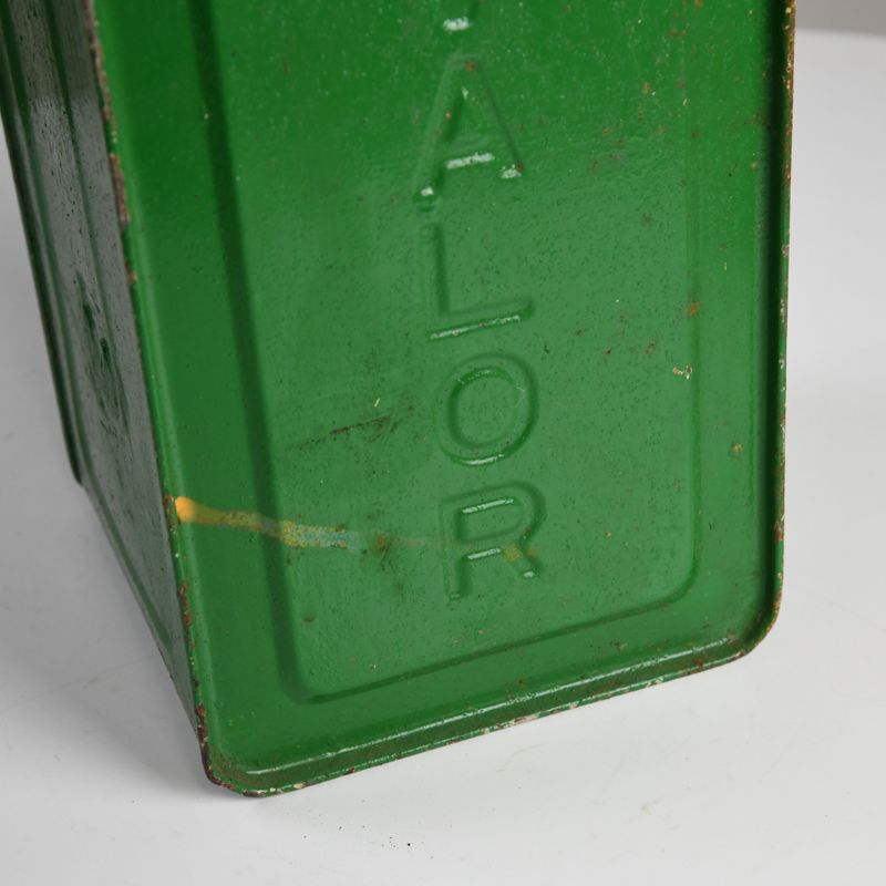 Vintage Mid Century Valor Oil Can