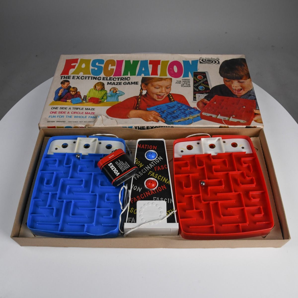 'Fascination - The Exciting Electric Maze Game' 1968 Board Game