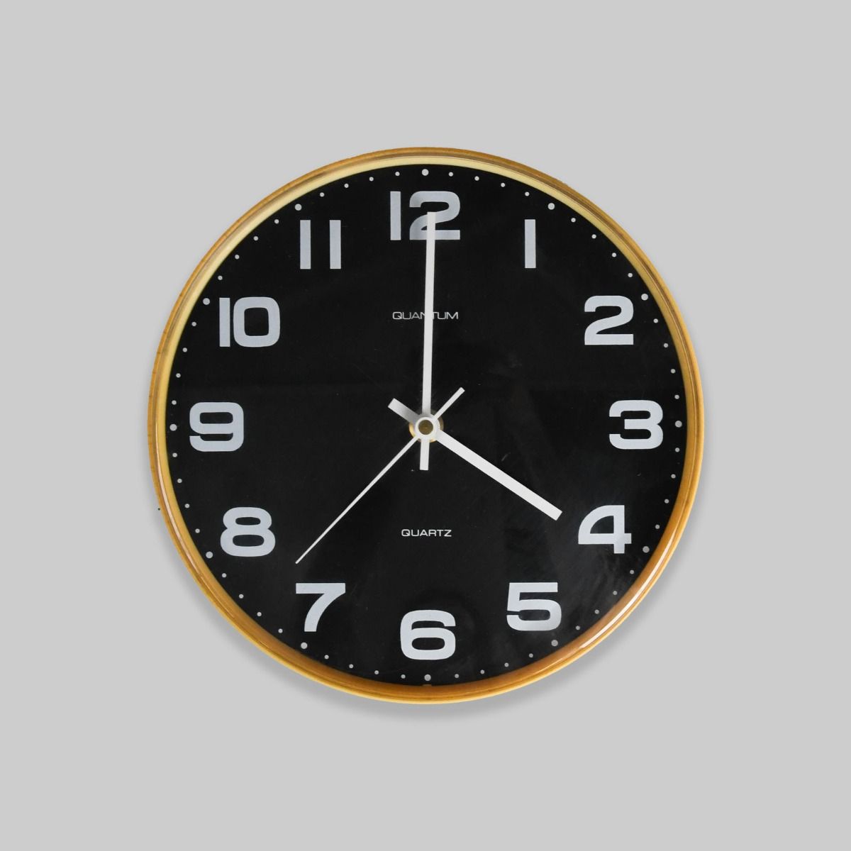 Quantum 1960s Round Wall Clock
