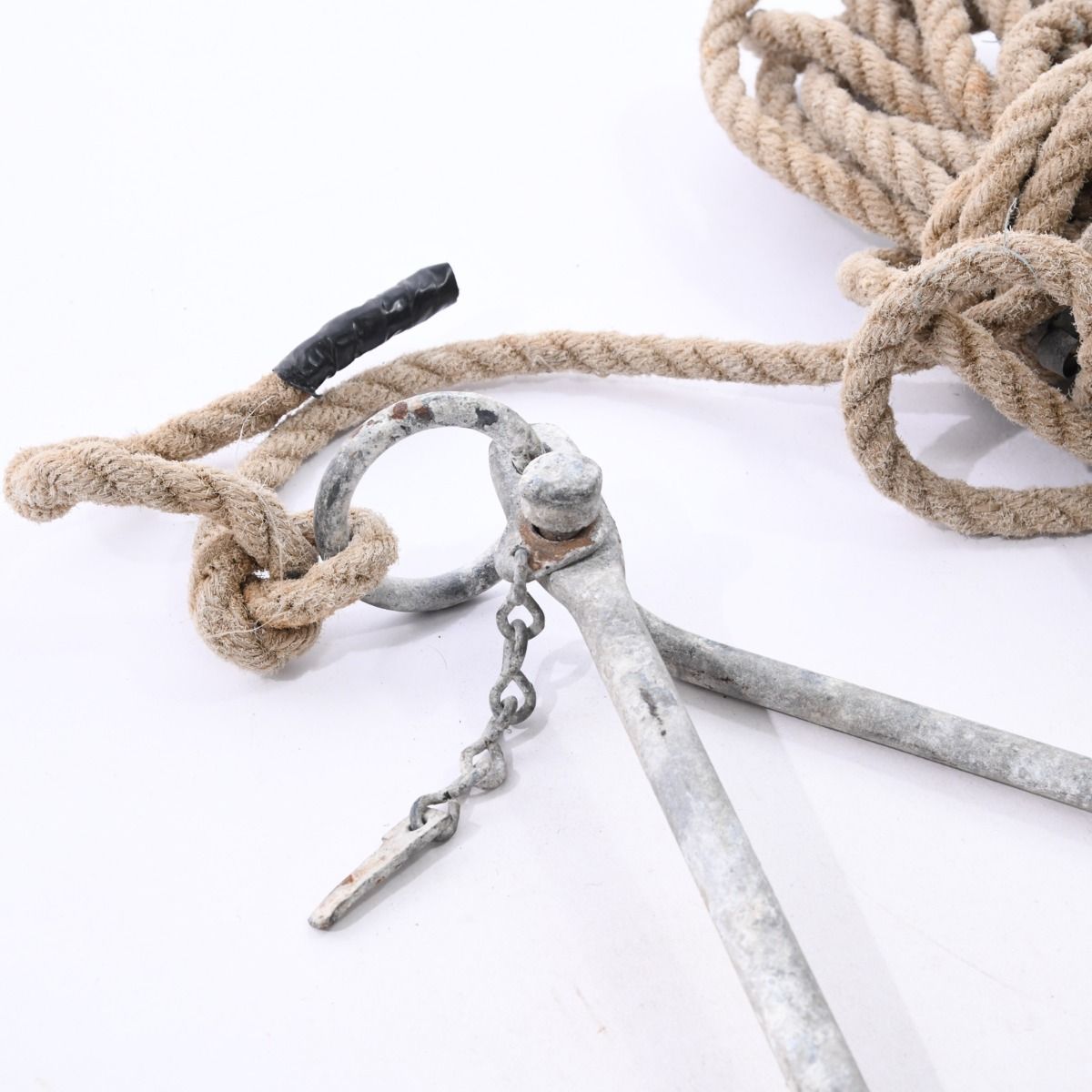 Vintage Anchor and Rope